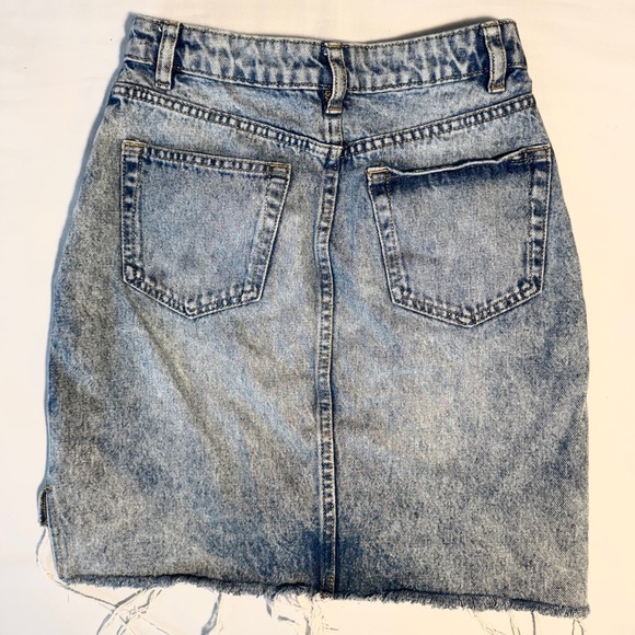 H&M Denim Mini Skirt - Picture 3 of 6